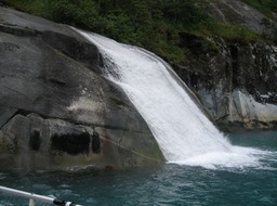 Waterfall near Glacier img_2493