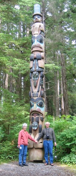 Frances and Tom at Totem Pole img_2609