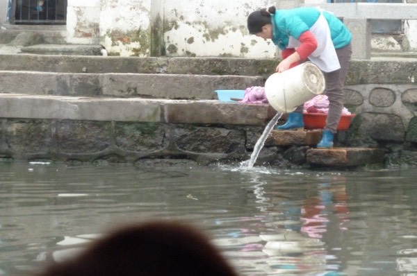 Woman with water p1020027