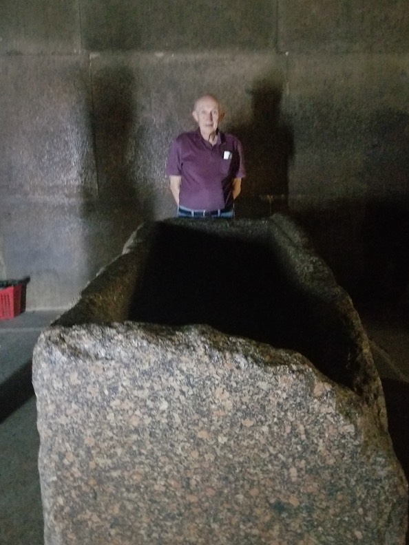 Tom in pyramic